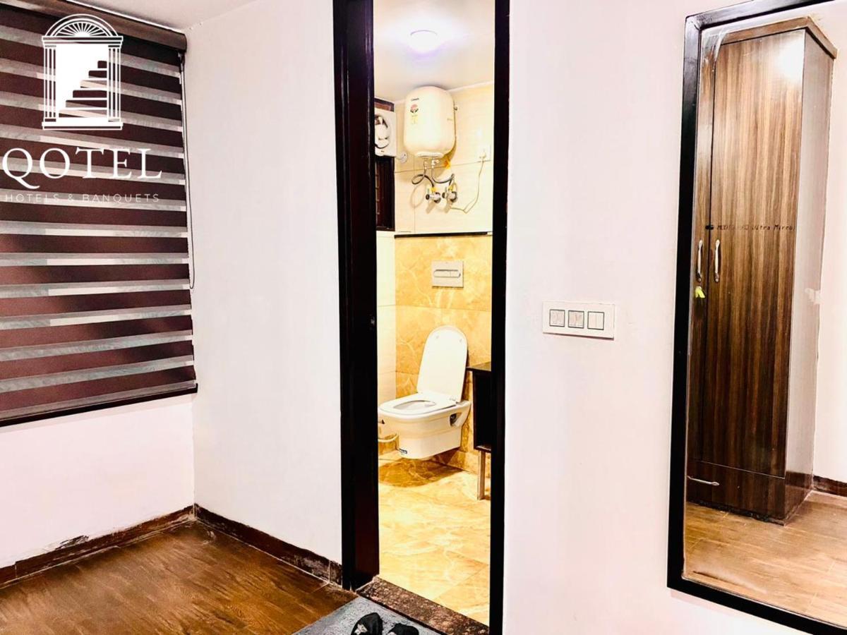 Qotel Hotel Rajouri Garden Above Ritu Marbles, Near Rajouri Garden Metro Station-Couple Friendly New Delhi Extérieur photo